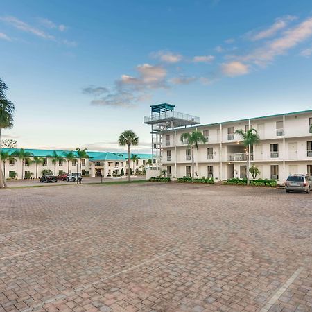 Days Inn & Suites By Wyndham Lake Okeechobee Esterno foto