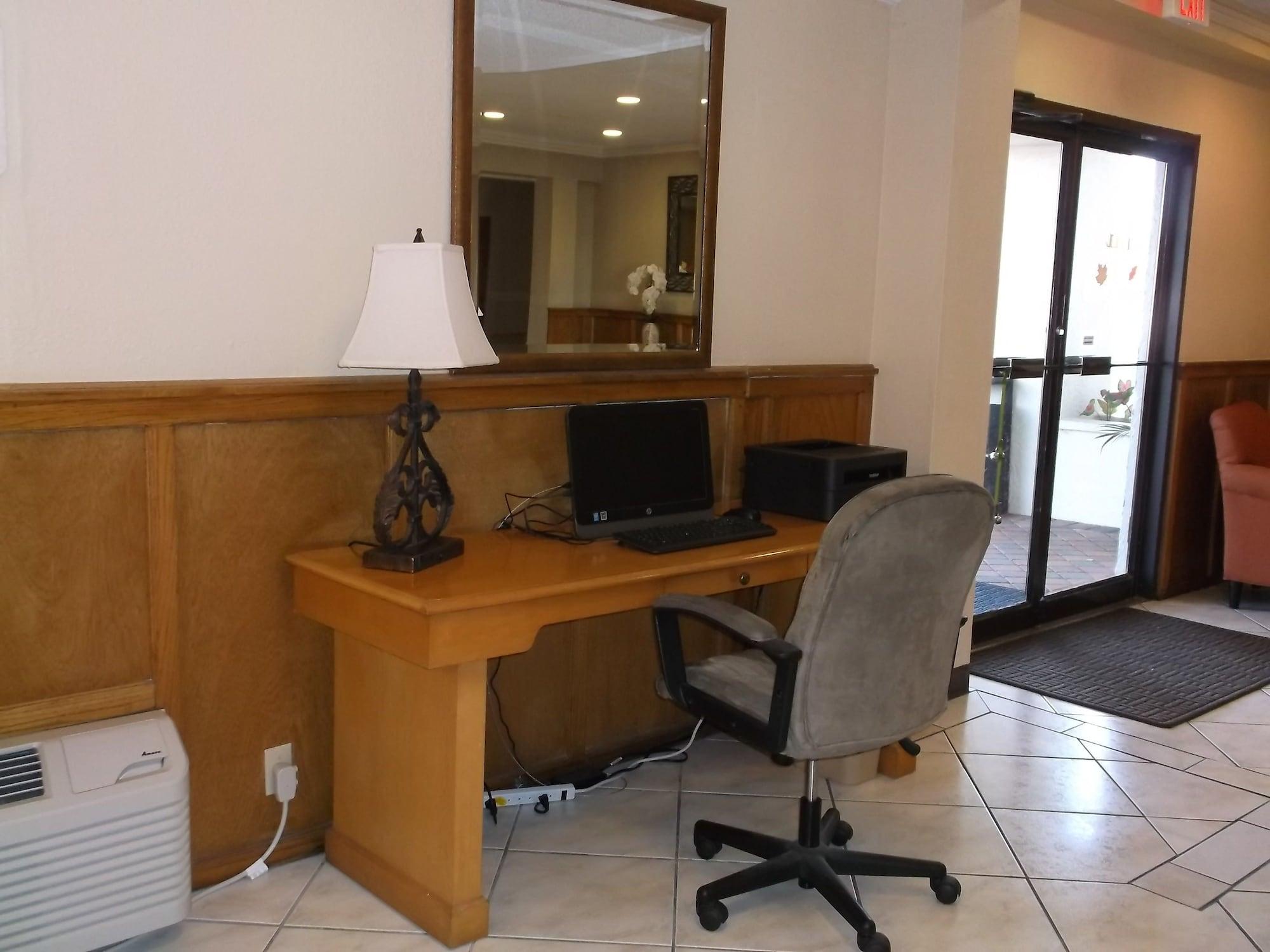 Days Inn & Suites By Wyndham Lake Okeechobee Esterno foto