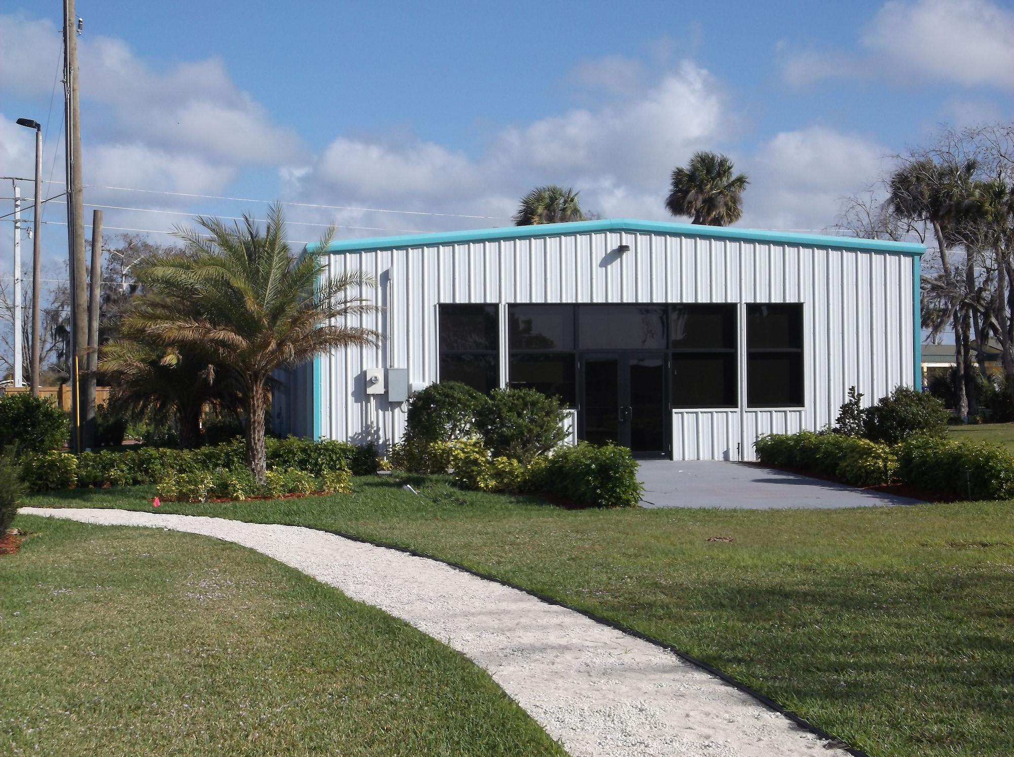 Days Inn & Suites By Wyndham Lake Okeechobee Esterno foto