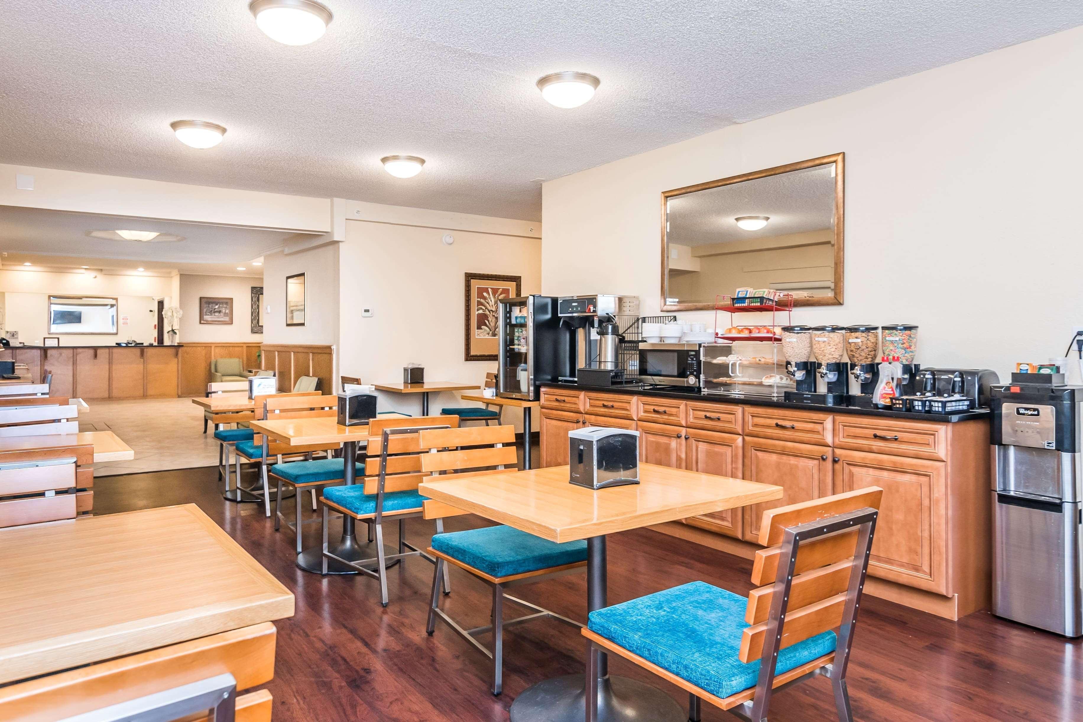 Days Inn & Suites By Wyndham Lake Okeechobee Esterno foto