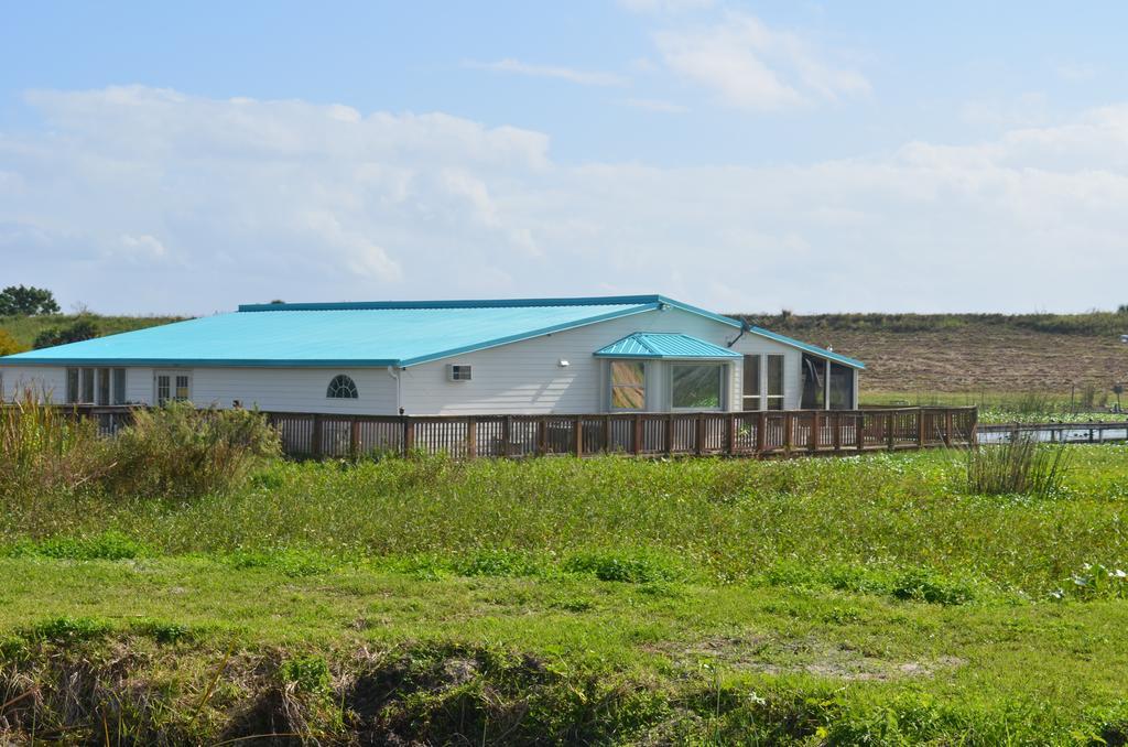 Days Inn & Suites By Wyndham Lake Okeechobee Esterno foto