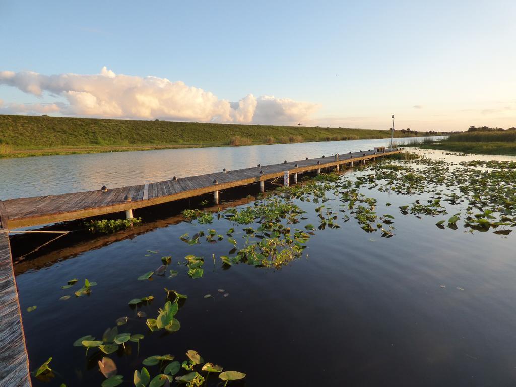 Days Inn & Suites By Wyndham Lake Okeechobee Esterno foto