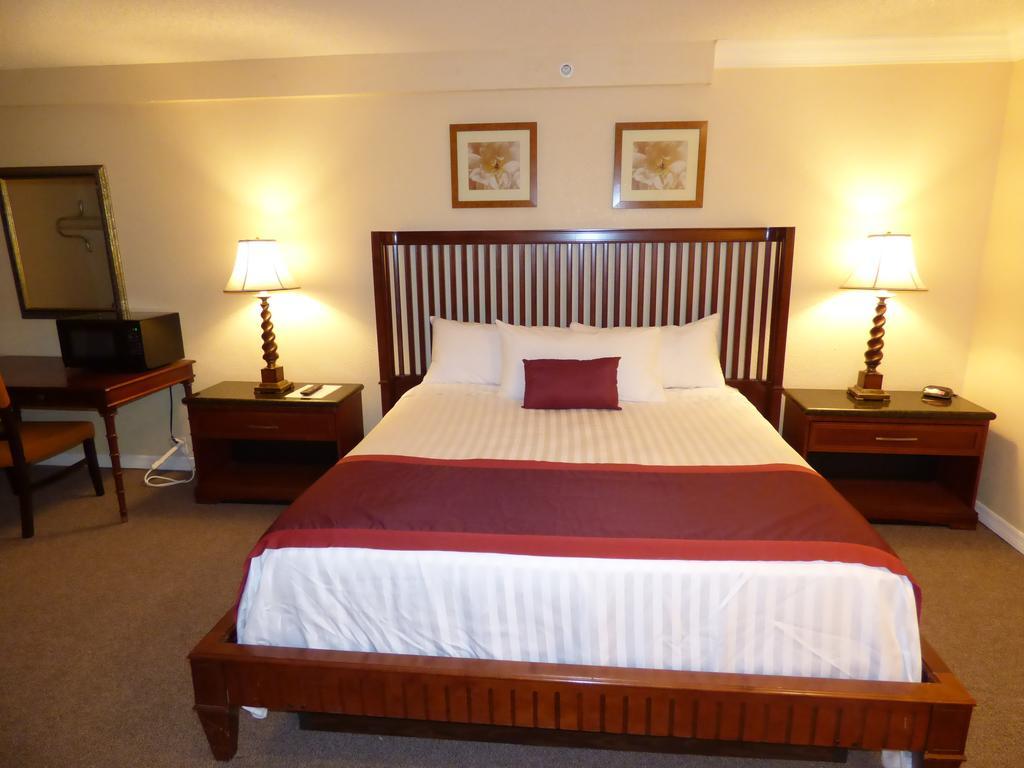 Days Inn & Suites By Wyndham Lake Okeechobee Esterno foto