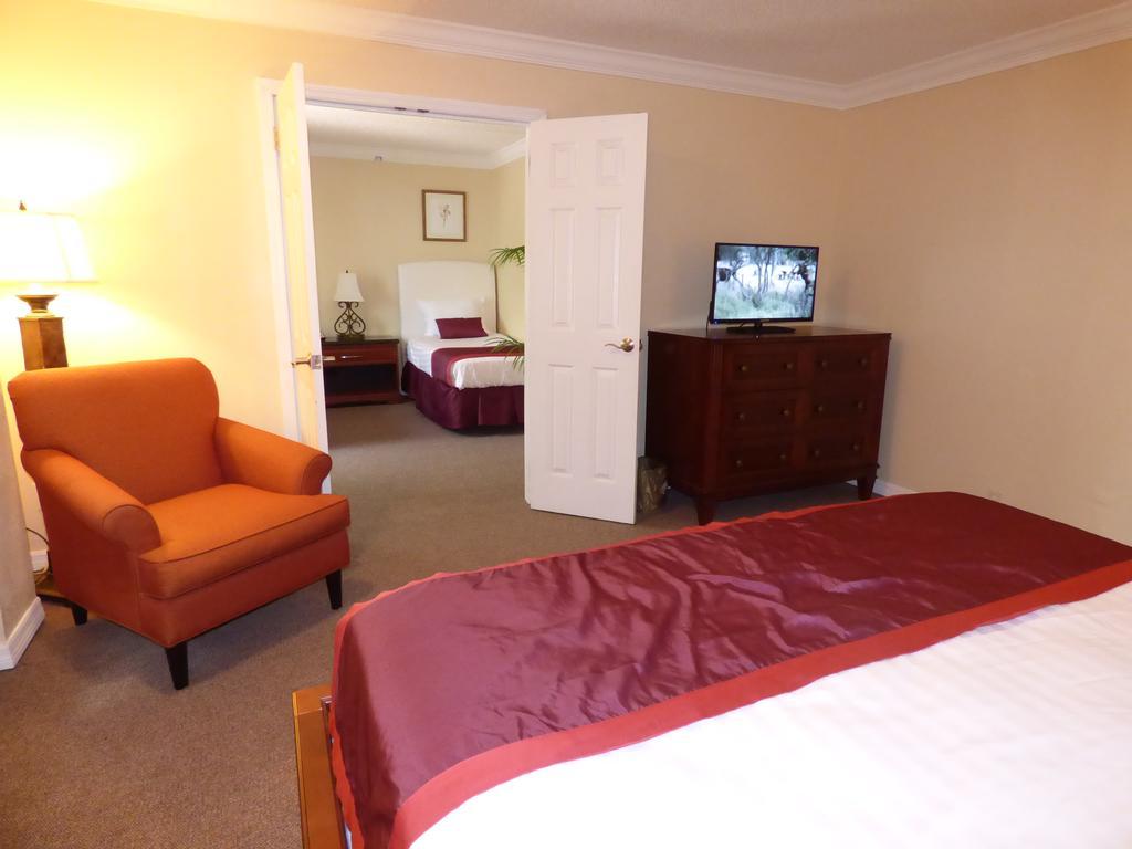 Days Inn & Suites By Wyndham Lake Okeechobee Esterno foto