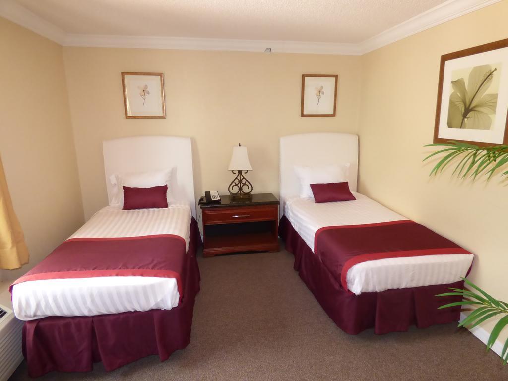Days Inn & Suites By Wyndham Lake Okeechobee Esterno foto