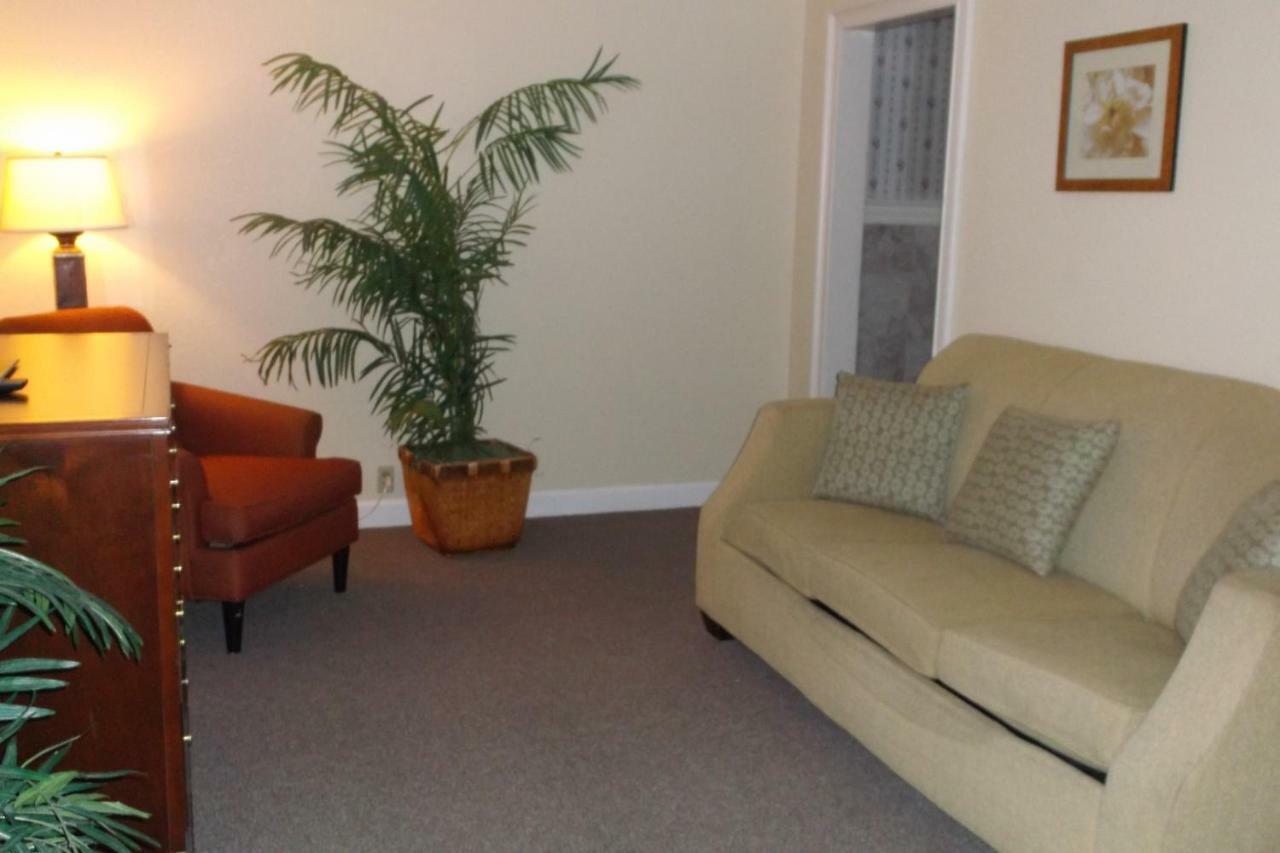 Days Inn & Suites By Wyndham Lake Okeechobee Esterno foto