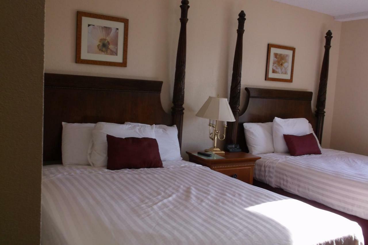 Days Inn & Suites By Wyndham Lake Okeechobee Esterno foto