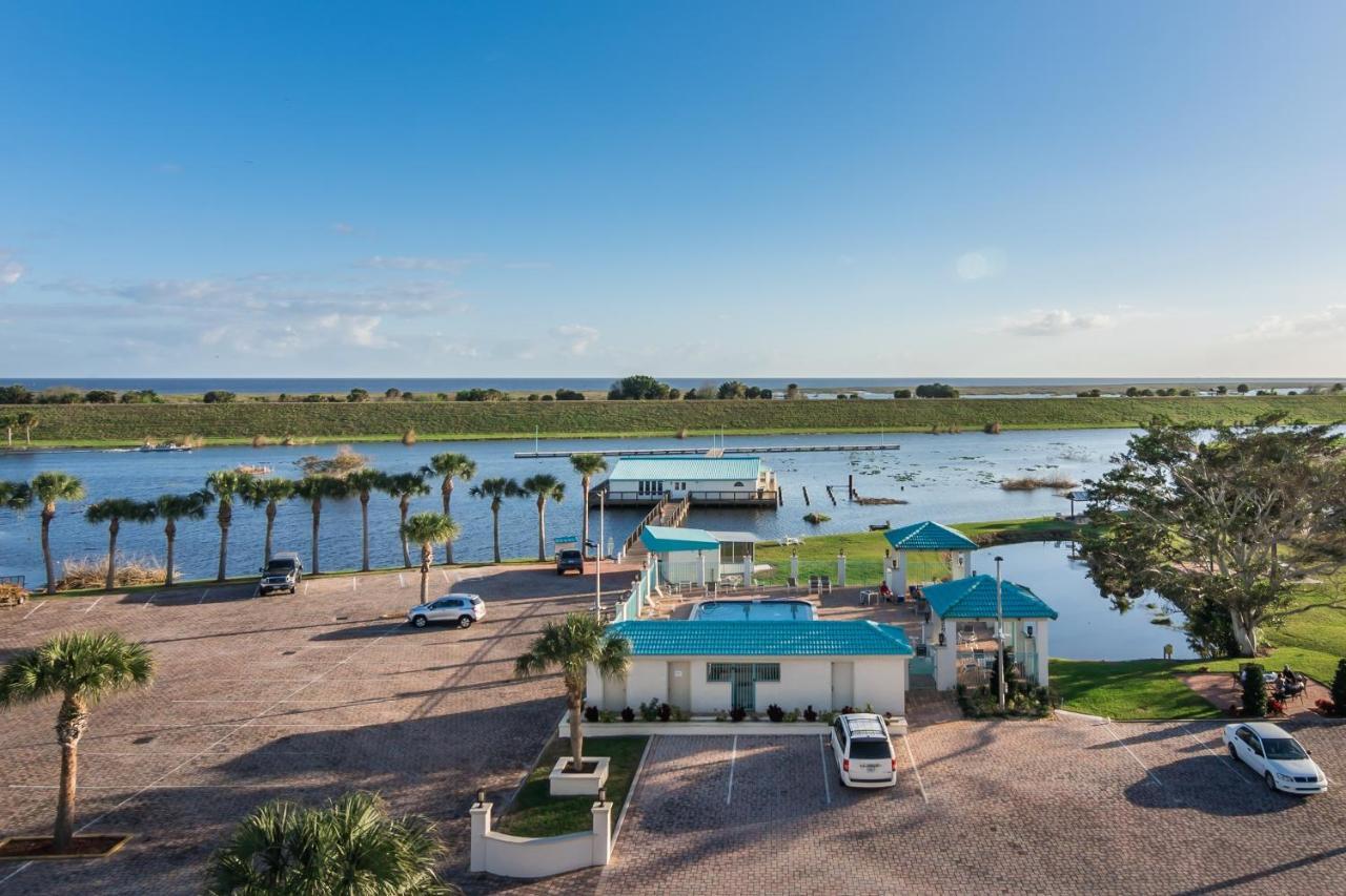 Days Inn & Suites By Wyndham Lake Okeechobee Esterno foto
